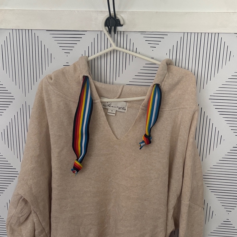Beige Vintage Havana Hoodie (Medium) with Rainbow Drawstrings! PRIDE 🏳️‍🌈